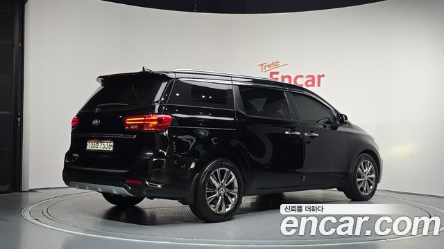 Kia Canival 2020 — photo 2