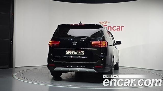Kia Canival 2020 — photo 4