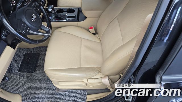 Kia Canival 2020 — photo 23