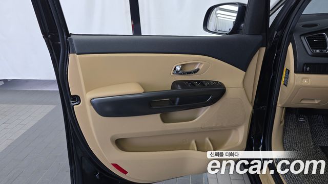 Kia Canival 2020 — photo 14