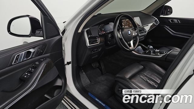 BMW X5 2022 — photo 10