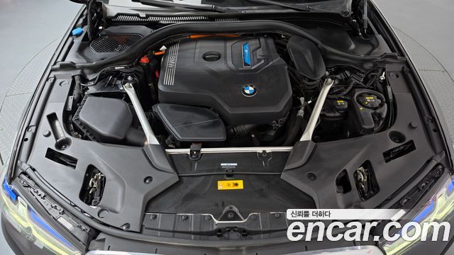 BMW 5-Series 2023 — photo 6