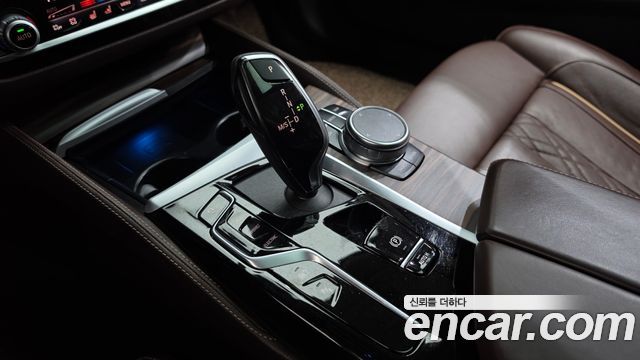 BMW 5-Series 2023 — photo 12