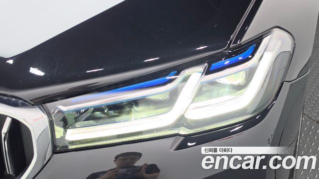 BMW 5-Series 2023 — photo 8
