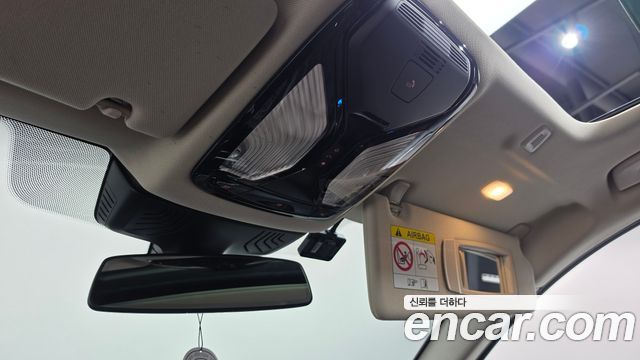 BMW 5-Series 2023 — photo 28