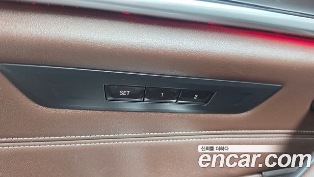 BMW 5-Series 2023 — photo 34