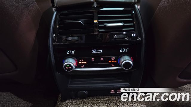 BMW 5-Series 2023 — photo 36
