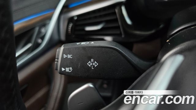 BMW 5-Series 2023 — photo 37