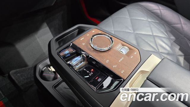 BMW iX 2022 — photo 12