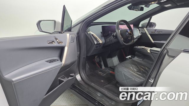 BMW iX 2022 — photo 13
