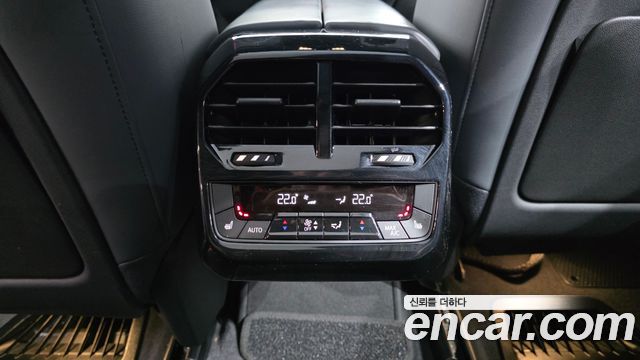BMW iX 2022 — photo 30