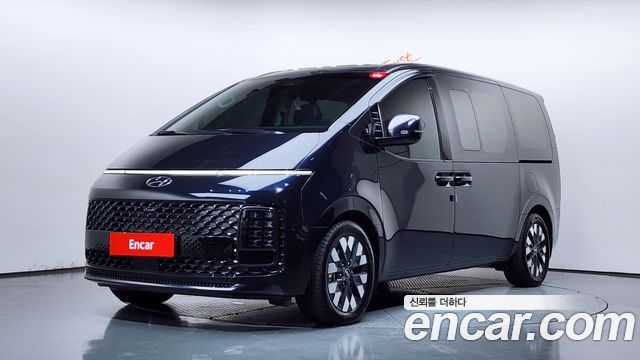 Hyundai Staria 2024 — photo 1