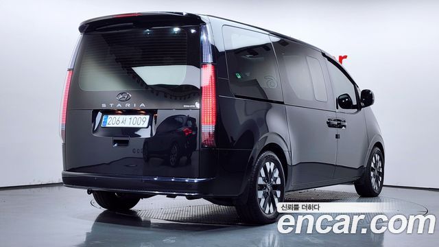 Hyundai Staria 2024 — photo 2