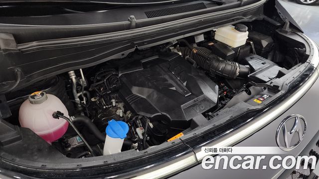 Hyundai Staria 2024 — photo 6