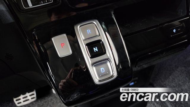 Hyundai Staria 2024 — photo 9