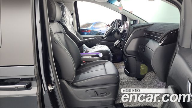 Hyundai Staria 2024 — photo 11
