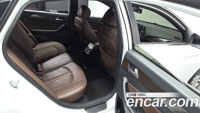 Hyundai Sonata 2019 — photo 17