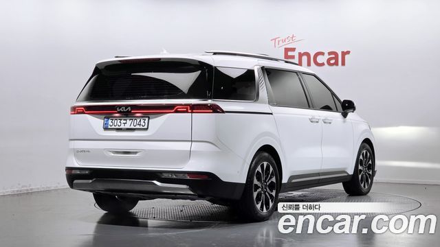 Kia Canival 2023 — photo 2