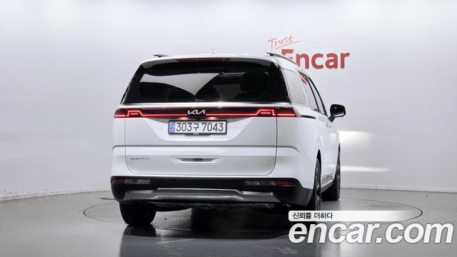 Kia Canival 2023 — photo 4