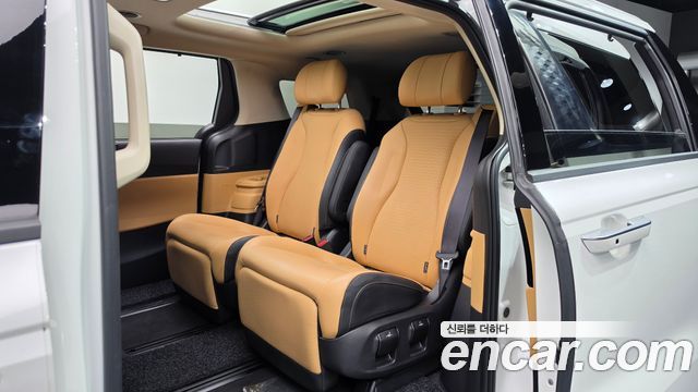 Kia Canival 2023 — photo 12