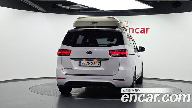 Kia Canival 2018 — photo 4