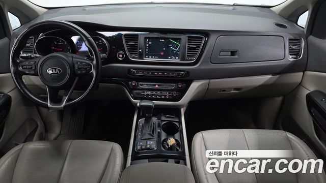 Kia Canival 2018 — photo 7