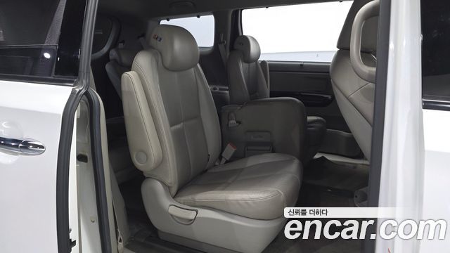 Kia Canival 2018 — photo 12