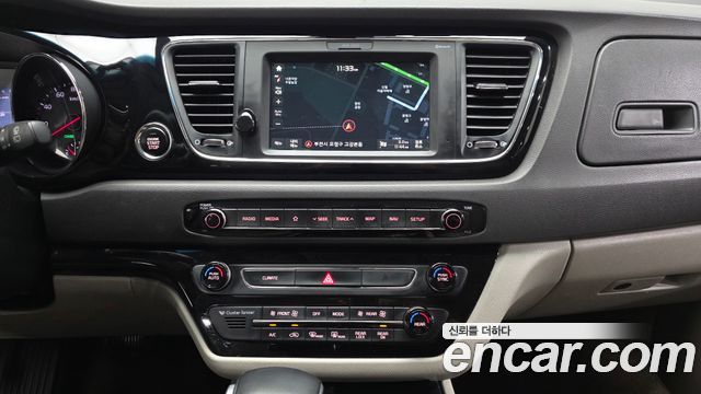 Kia Canival 2018 — photo 14