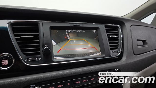 Kia Canival 2018 — photo 15