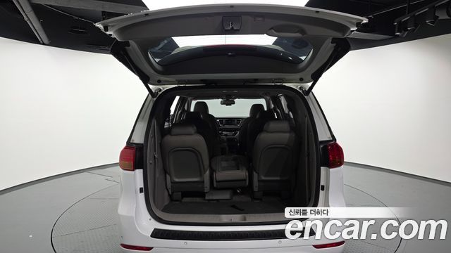 Kia Canival 2018 — photo 20