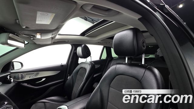 Mercedes-Benz GLC-Class 2019 — photo 16