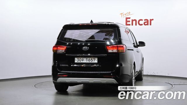 Kia Canival 2015 — photo 4