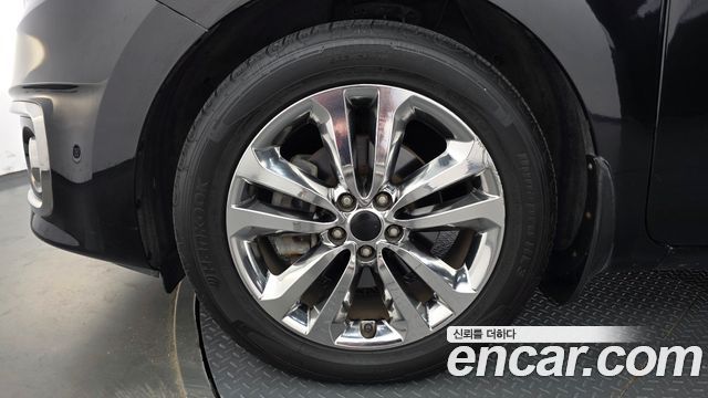 Kia Canival 2015 — photo 5