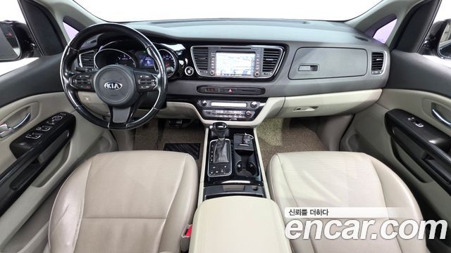 Kia Canival 2015 — photo 7