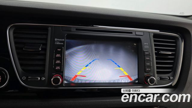 Kia Canival 2015 — photo 15