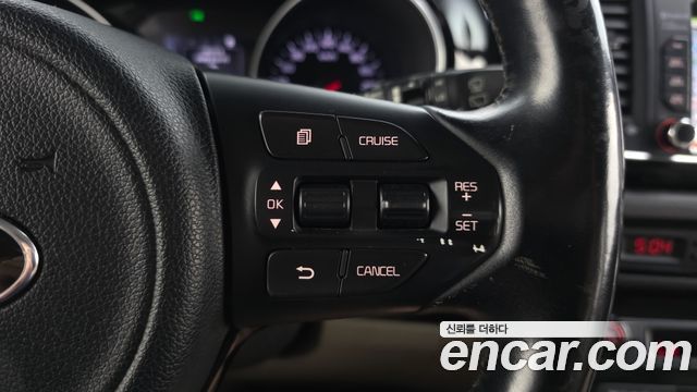 Kia Canival 2015 — photo 16