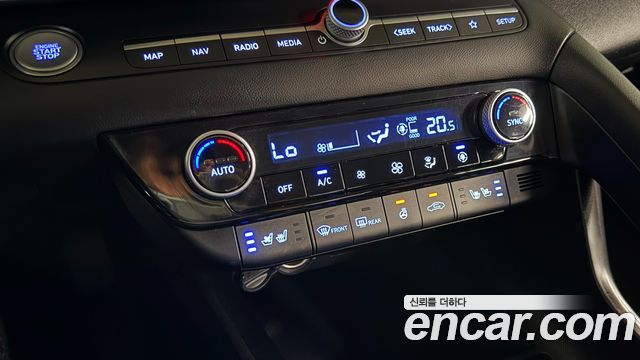 Hyundai AVANTE 2023 — photo 18