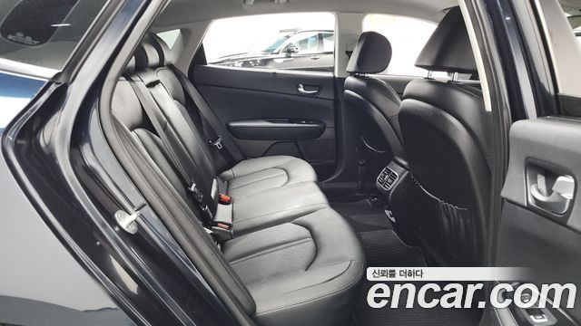 Kia K5 2019 — photo 17