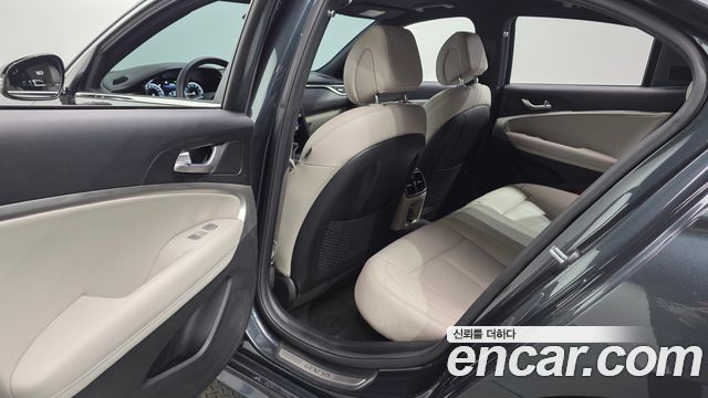 Genesis G70 2023 — photo 18