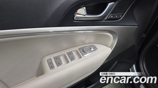 Genesis G70 2023 — photo 30