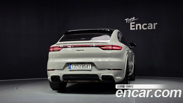 Porsche Cayenne 2022 — photo 4