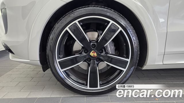 Porsche Cayenne 2022 — photo 5