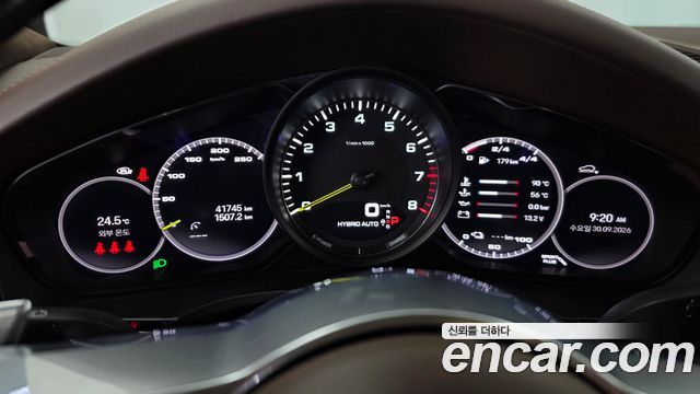 Porsche Cayenne 2022 — photo 11