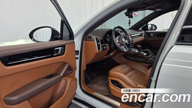 Porsche Cayenne 2022 — photo 13