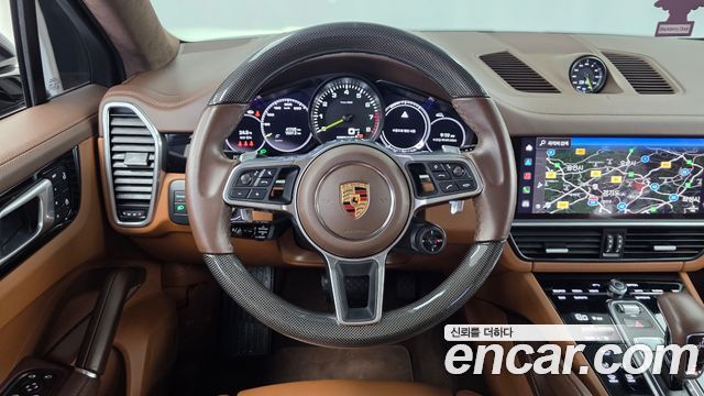 Porsche Cayenne 2022 — photo 19