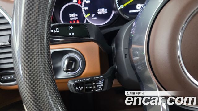 Porsche Cayenne 2022 — photo 22