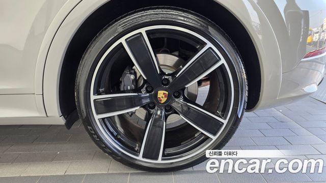Porsche Cayenne 2022 — photo 7