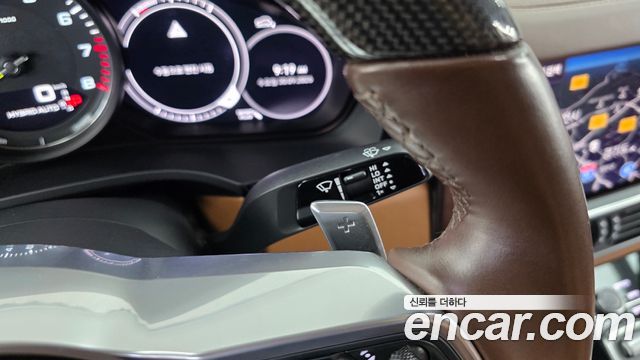 Porsche Cayenne 2022 — photo 28