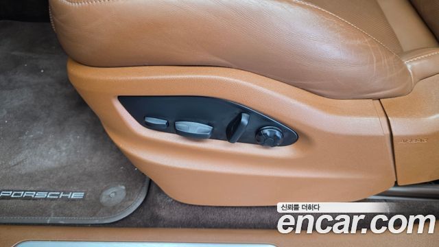 Porsche Cayenne 2022 — photo 32