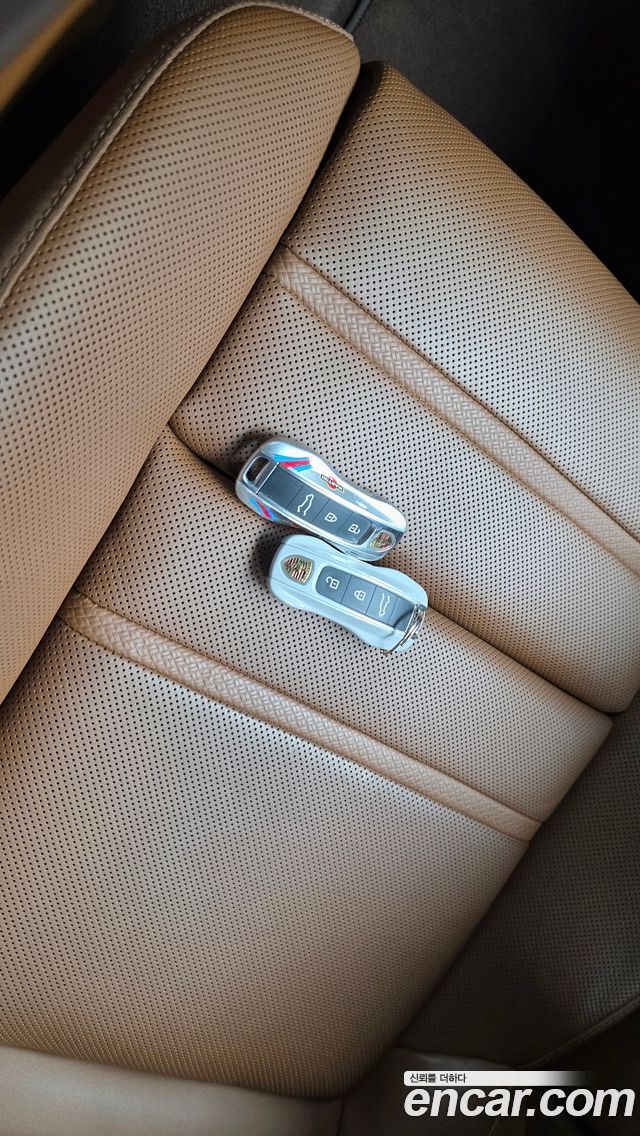 Porsche Cayenne 2022 — photo 35